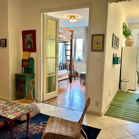 Artistic Hideaway At Downtown * بودابست