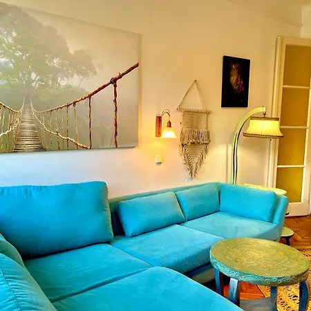 Artistic Hideaway At Downtown