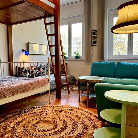 Artistic Hideaway At Downtown Apartment *